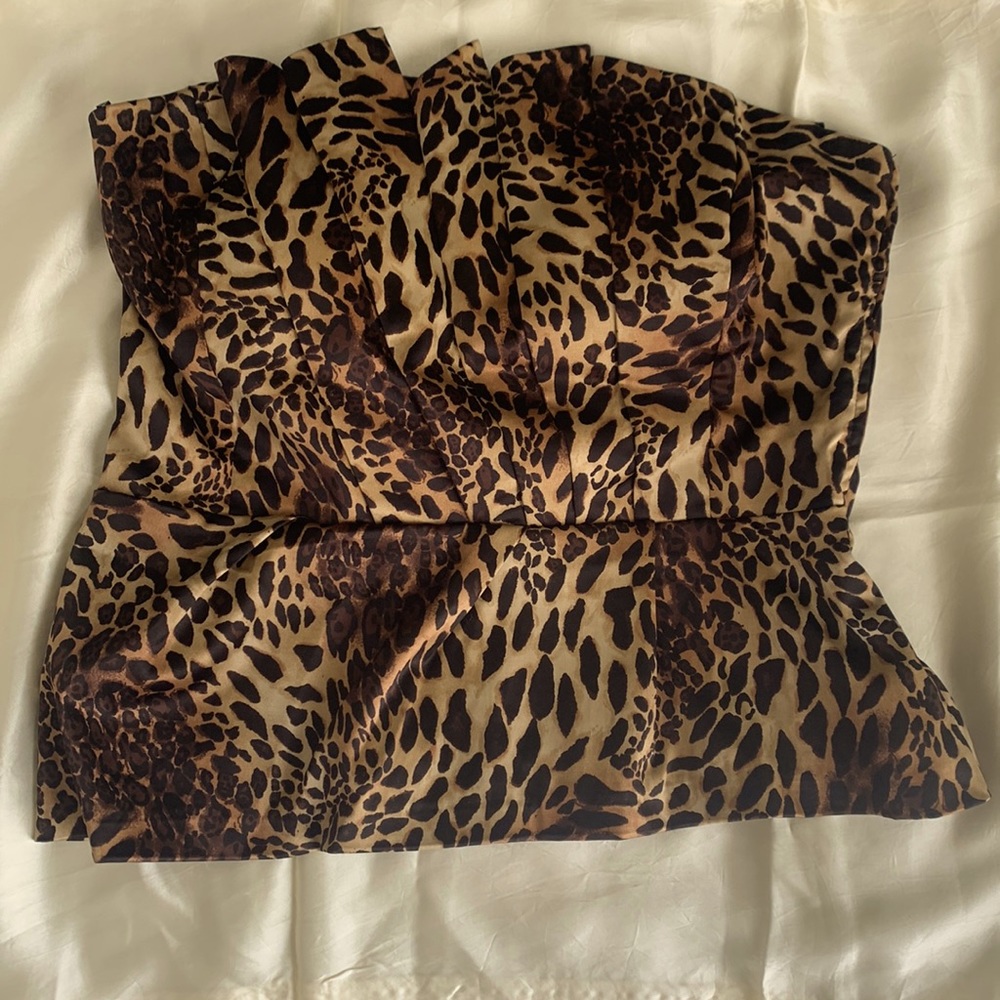 Leopard strapless top